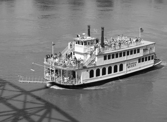 Arkansas Queen approaching the Junction Bridge - Black and White