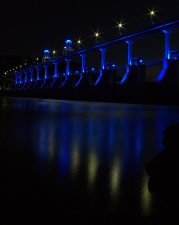 Two Minutes at the  Big Dam Bridge